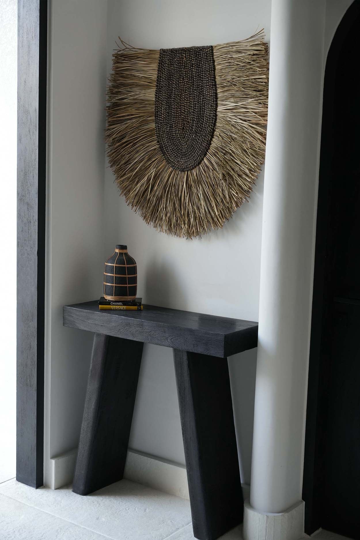 The Stance Console - Black