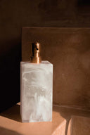 De Resin Zeepdispenser - Roze Wit