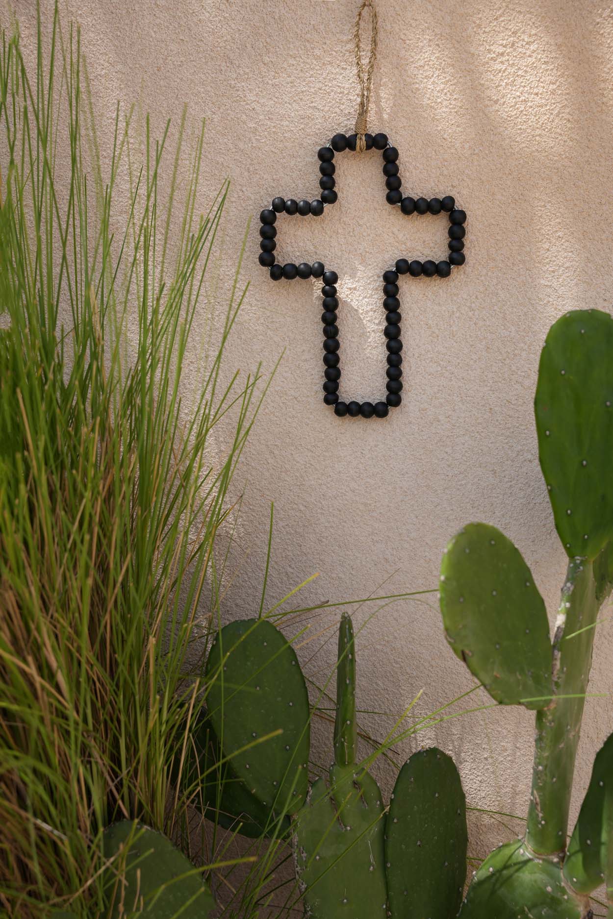 La Cruz De Madera - Negro