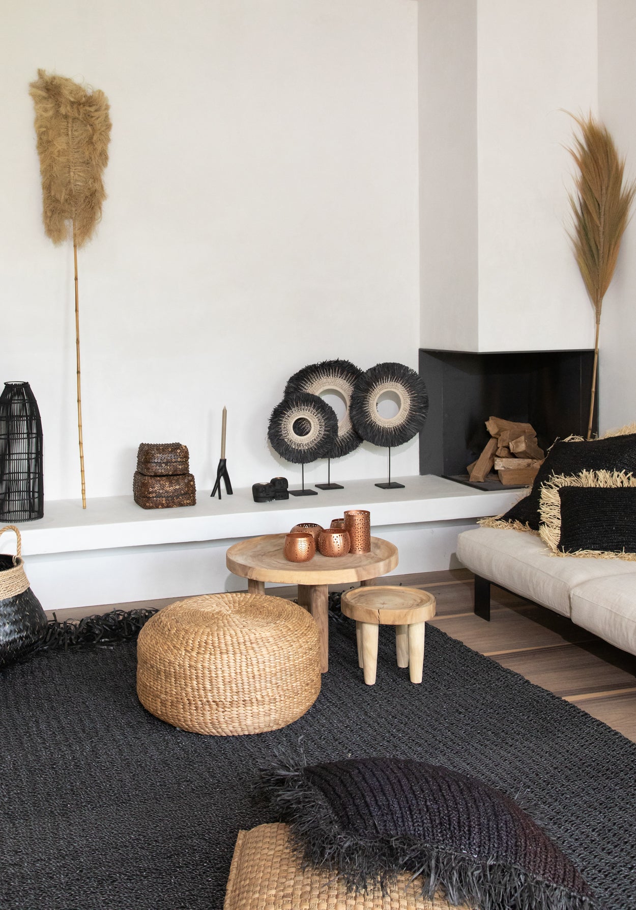 The  Fringed Carpet - Black - 180x240